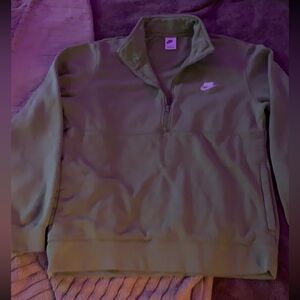 Men’s size large Nike pull over neutral green
